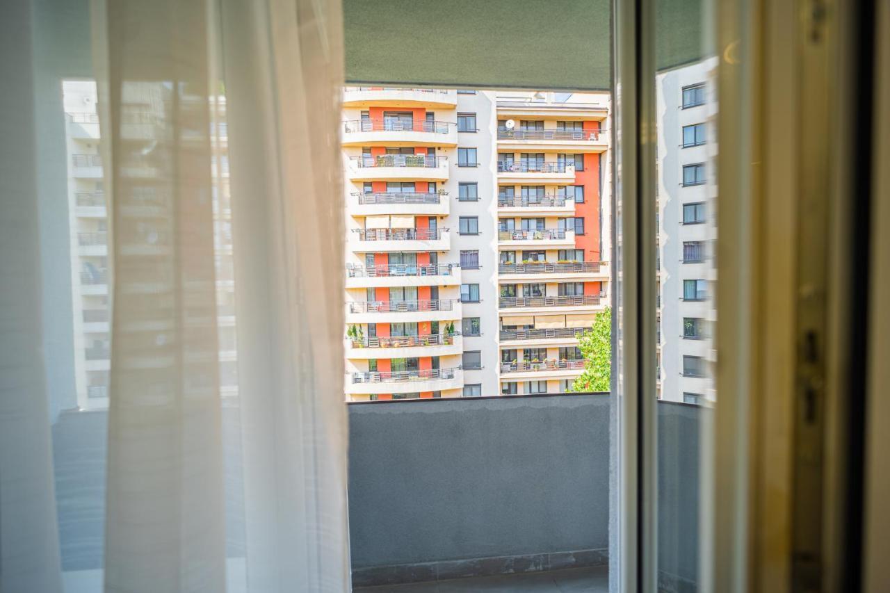 Refreshingly Chic: Newly Renovated 2Br Apartment Bukarest Exterior foto