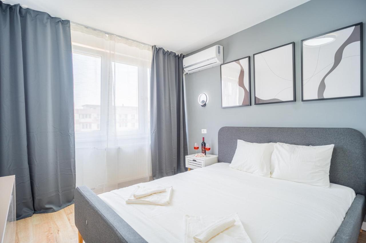 Refreshingly Chic: Newly Renovated 2Br Apartment Bukarest Exterior foto